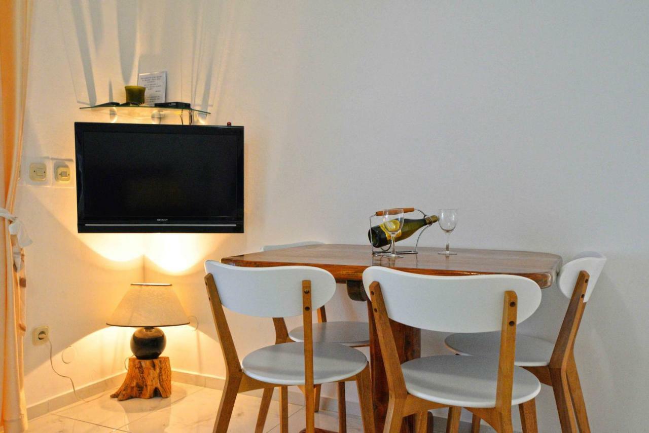 Apartmani Dora Murter Zewnętrze zdjęcie