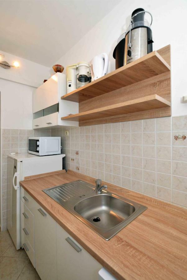 Apartmani Dora Murter Zewnętrze zdjęcie