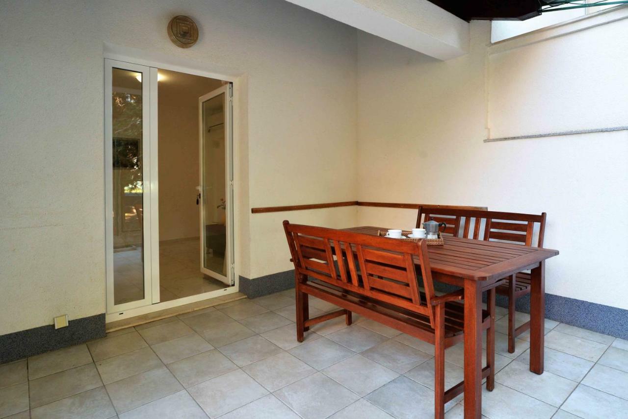 Apartmani Dora Murter Zewnętrze zdjęcie