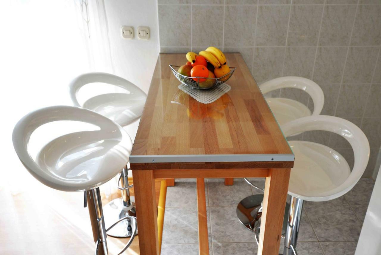 Apartmani Dora Murter Zewnętrze zdjęcie