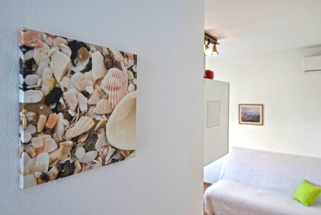 Apartmani Dora Murter Zewnętrze zdjęcie