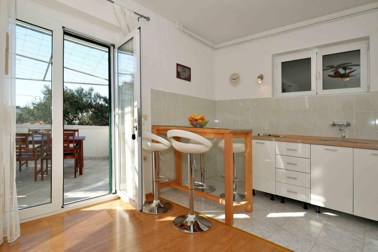 Apartmani Dora Murter Zewnętrze zdjęcie
