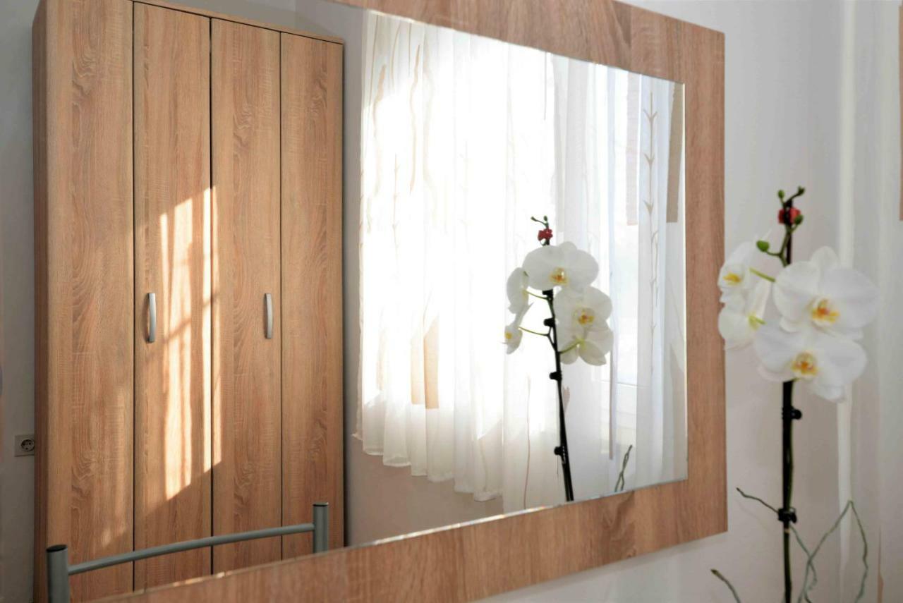 Apartmani Dora Murter Zewnętrze zdjęcie