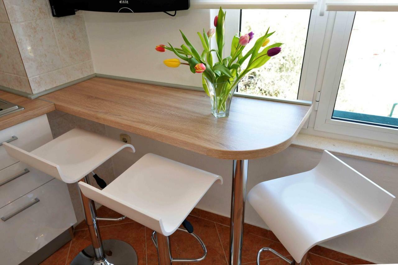 Apartmani Dora Murter Zewnętrze zdjęcie
