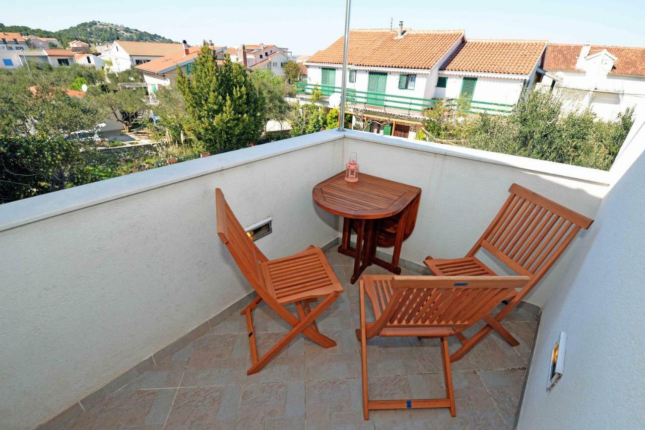 Apartmani Dora Murter Zewnętrze zdjęcie