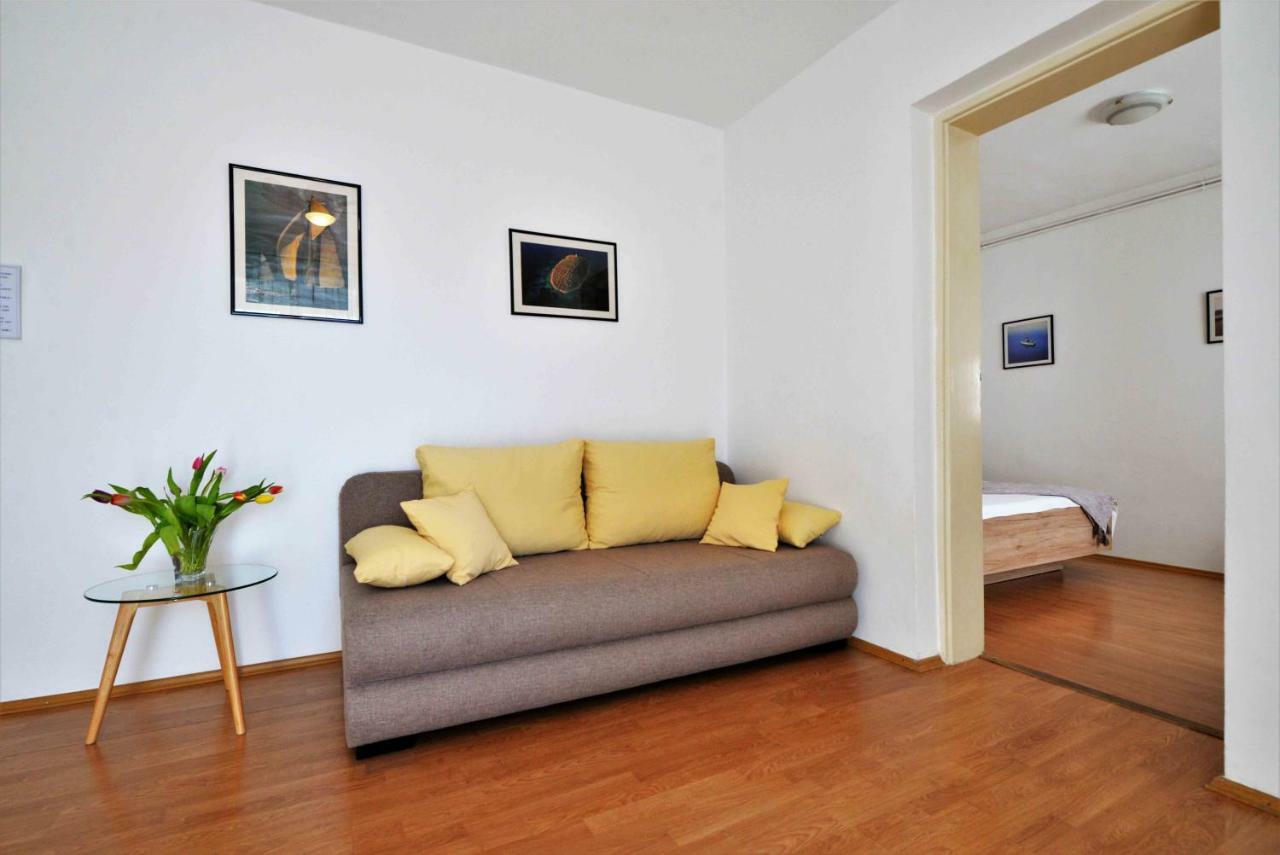 Apartmani Dora Murter Zewnętrze zdjęcie